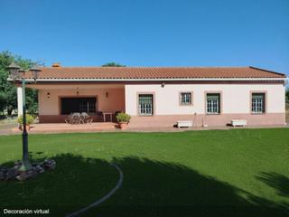 Chalet en La Estacin. Magnficos 3 chalet con parcela de 2,4 hectareas en badajoz