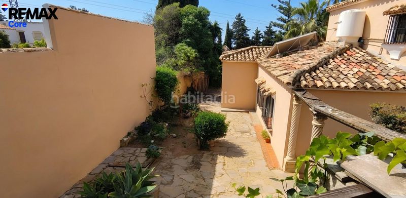 Foto 6d2e7565-af1b-4732-ab94-b90a137c0d2b. Xalet amb aparcament piscina a Río Real Marbella