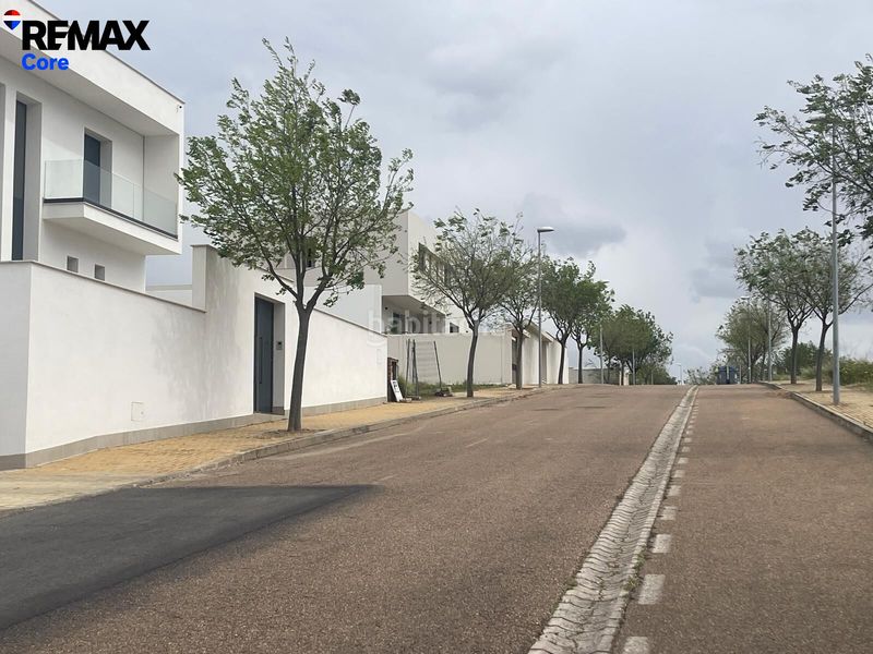 Foto 8c8ada5b-cf0f-4ac2-a9a2-f818536349aa. Terreny residencial a Almendralejo
