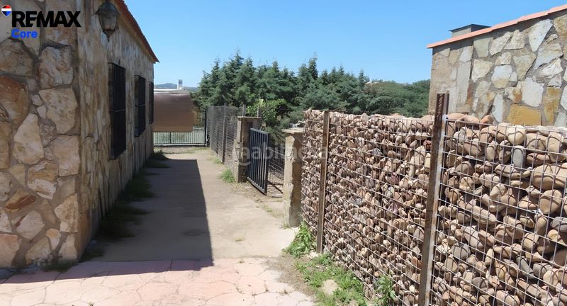 Foto cb02bc39-2484-43c7-b1cc-76be30f5ed0a. Casa amb calefacció aparcament piscina a Villar del Rey
