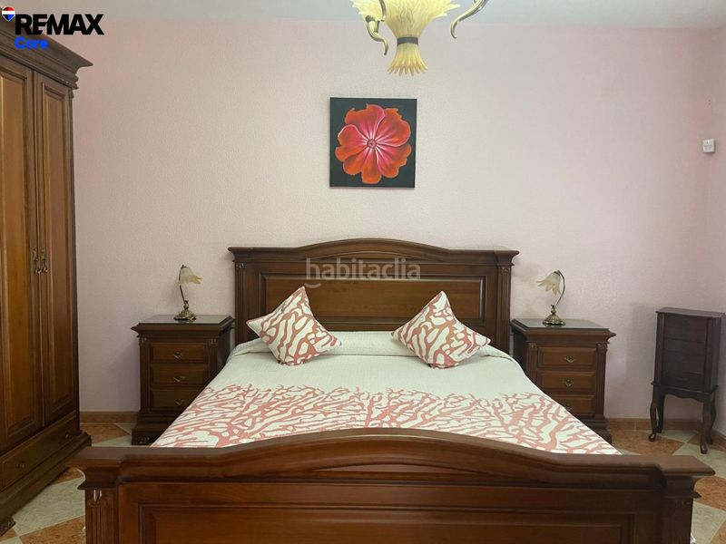 Foto c610265d-cf06-4020-8aae-1ac408c80d20. Casa amb aparcament a Montijo