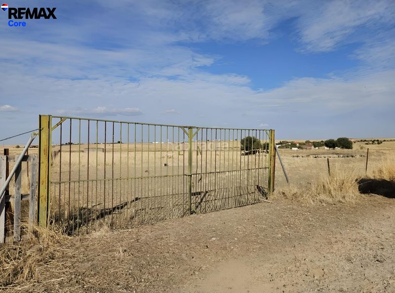 Foto b6602859-8624-4800-8eb5-906d5af74c7b. Finca rústica a Sierra de Fuentes