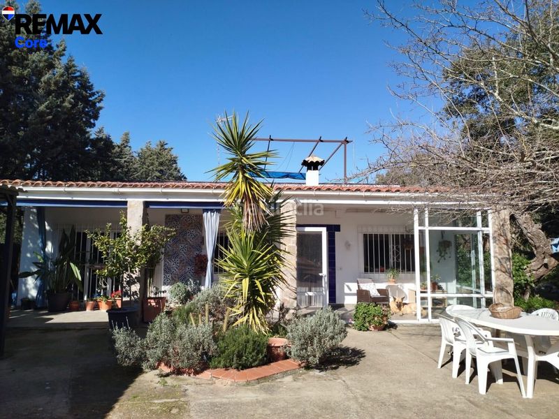 Foto 9dc732fc-e7ae-4dfb-ac48-b9094134d330. Xalet amb aparcament piscina a Las Vaguadas Badajoz