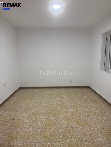 Foto dbe8fff3-ce11-4621-a024-5c2c1f38bab7. Casa con parcheggio in Albuera (La)