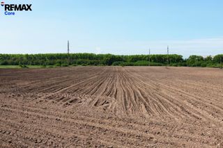Fondo rustico in Oeste. Finca de regadío de 174 ha con concesión oficial de agua  riego
