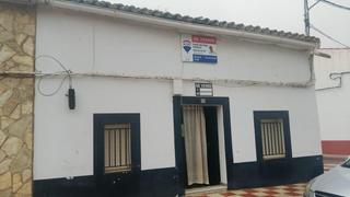 Maison à Navalvillar de Pela. Casa en navalvillar de pela, cerca del pantano de orellana.
