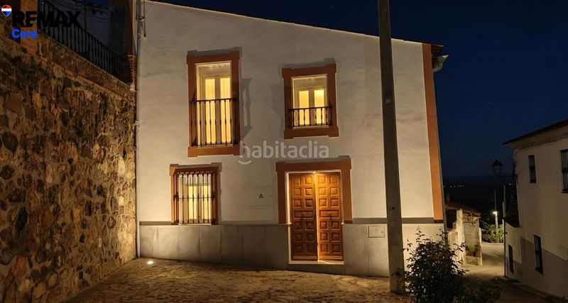Foto 14215f41-7c06-4052-8274-452ed1451cea. Casa amb aparcament a Feria