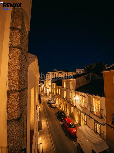 Foto f732d6d8-d59f-450f-a0a9-b7d9bec24480. Pis amb calefacció a Casco Antiguo Cáceres