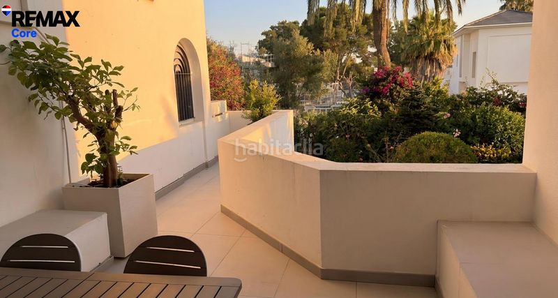 Foto 5d7a845a-97e2-40dd-bb9f-0d32fccae0a4. Dúplex amb calefacció aparcament piscina a Sotogrande costa Sotogrande
