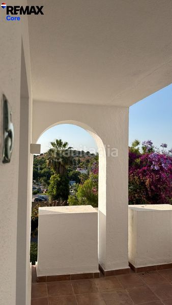 Foto c012209b-7611-4a23-99a8-157594f37aee. Dúplex amb calefacció aparcament piscina a Sotogrande costa Sotogrande