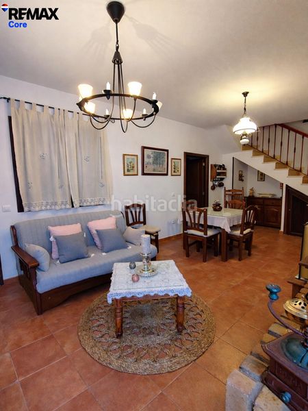 Foto ec906024-f677-444f-8a39-0ba9ea0b53f6. Casa amb calefacció a Montemolín