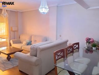 Casa adossada a Nuevo Cáceres. Tu nuevo hogar te espera en la prestigiosa urbanización maltravi
