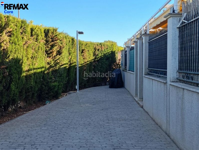Foto d3ec6a2d-2f81-441b-bc54-1066339c4916. Casa adossada amb calefacció aparcament piscina a Cáceres