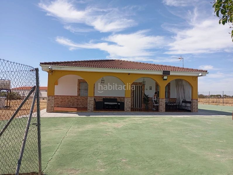 Foto 076b4481-1be8-4215-8272-ed9985e5e7df. Xalet amb aparcament piscina a Ceres Golf Cáceres