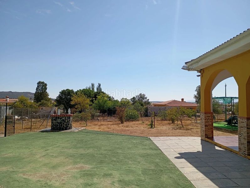 Foto c17b40c5-2e4a-40ea-9748-017f8602b641. Xalet amb aparcament piscina a Ceres Golf Cáceres