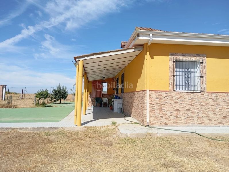 Foto fef36958-fe1c-4070-92e7-288ed4f93c85. Xalet amb aparcament piscina a Ceres Golf Cáceres