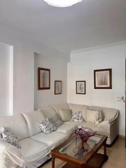 Rent Flat in Centro. Piso en alquiler en avenida de antonio hurtado, 4