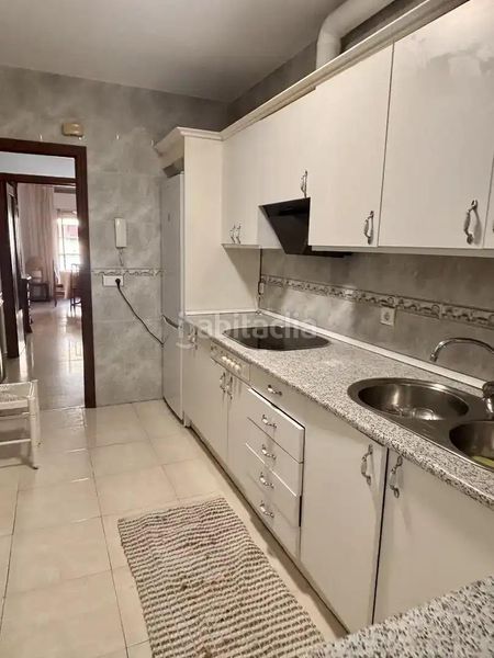 Foto 38aa89a4-71bf-467b-abd5-a849d6d7805d. Rent flat with heating in Centro Cáceres