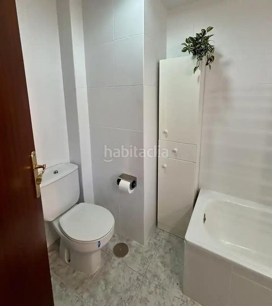 Foto 580d2ae3-0546-4b3b-8c44-c21a5d411f38. Rent flat with heating in Centro Cáceres