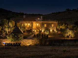 Maison à Puebla de Obando. Casa rural en venta con licencia turística en vigor  finca con 2