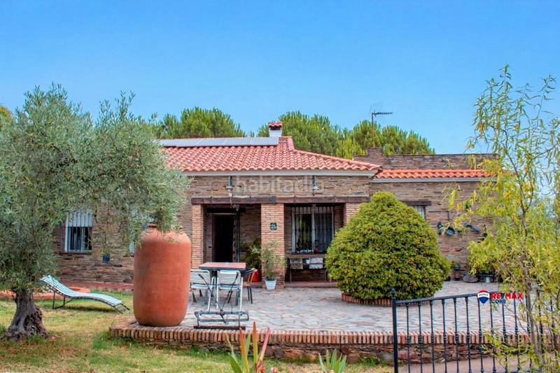 Foto 808775a3-e2d9-4a40-9b2c-de840c3035bc. Casa dos casas rurales con piscina y licencia turística ideal para inversores o segunda residencia en Puebla de Obando