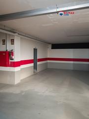 Lloguer Aparcament cotxe a Carretera de Sevilla - Los Montitos. Alquiler plaza garage más moto con trastero de 9m2 incluido