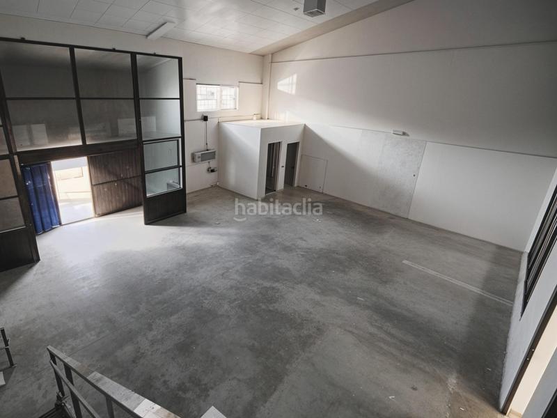 Foto 751ea593-5395-48d4-a02b-cdddf3569bc1. Bâtiment à usage industriel dans La Estación Badajoz