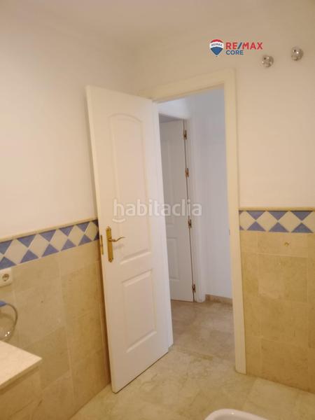 Foto b04ea3fa-b4cf-4c70-b670-4f45725c05c7. Appartamento con parcheggio piscina in Aloha Marbella