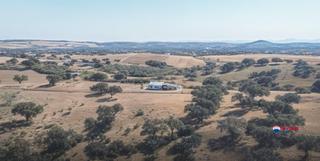 Propriété à Villanueva del Fresno. Finca rústica de 27ha con vivienda y facilidades de pago