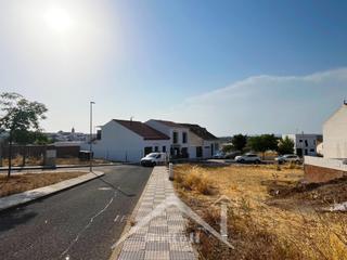 Terreno residencial en Calle arroyo d la fuente blanca 8. Oportunidad de inversión en plena sierra norte de sevilla