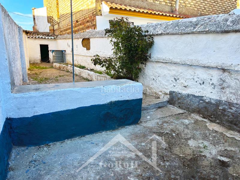 Foto cd5f40ae-f7e1-47c8-8949-8218b848a934. Semi detached house in Almadén de la Plata