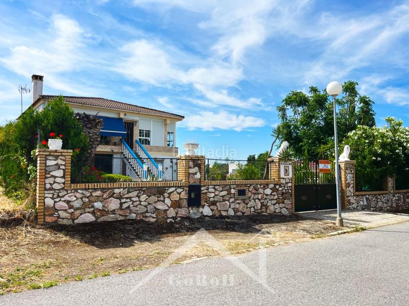 Foto 48393e2b-b7ee-4ffd-87a7-8980d69eb5d7. Chalet with heating parking pool in Los Lagos Guillena