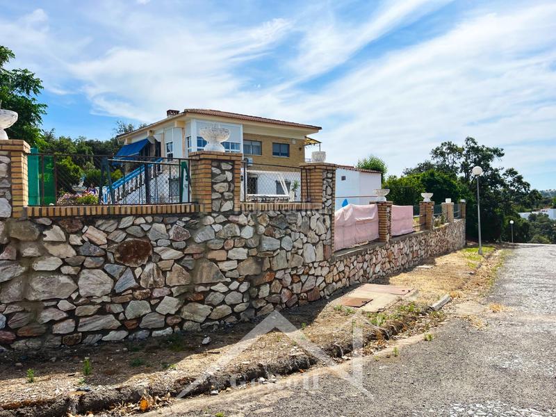 Foto f3bf89c6-b768-4895-bf68-507b66502b9f. Chalet with heating parking pool in Los Lagos Guillena