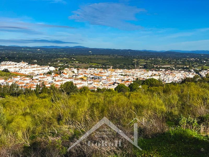 Foto ccffe4b0-8f5a-4b6a-b973-ac7768ab2bef. Residential plot in Castilblanco de los Arroyos