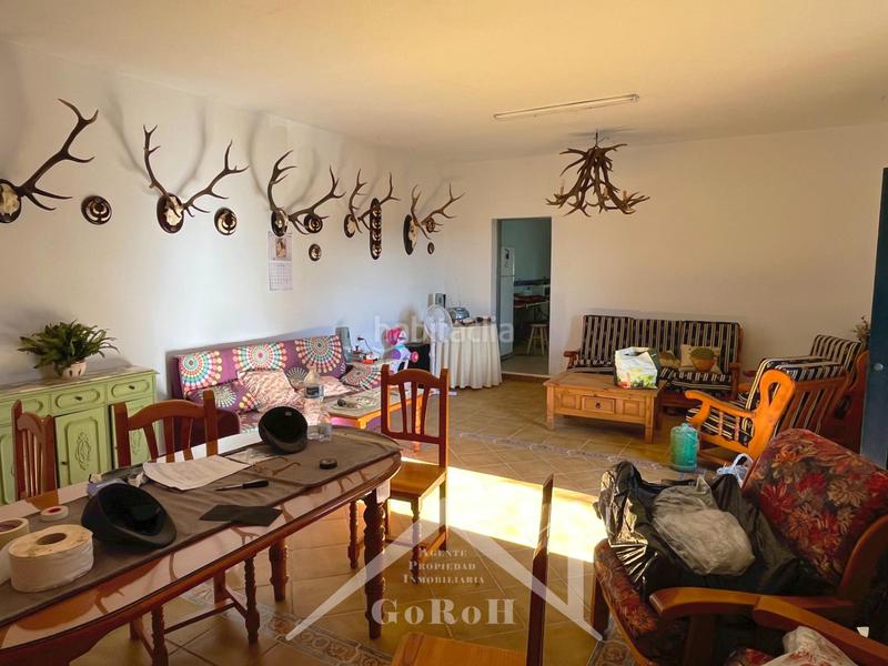 Foto e3002870-2a40-407e-9e33-a4e386f391fd. Finca rústica parcela rústica con vivienda, instalaciones ganaderas y licencia zoológica en Castilblanco de los Arroyos