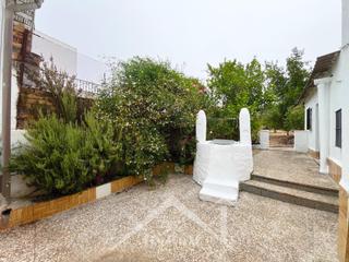 Casa adossada  Calle san roque. Casa rural con patio andaluz y amplio corral en castilblanco de