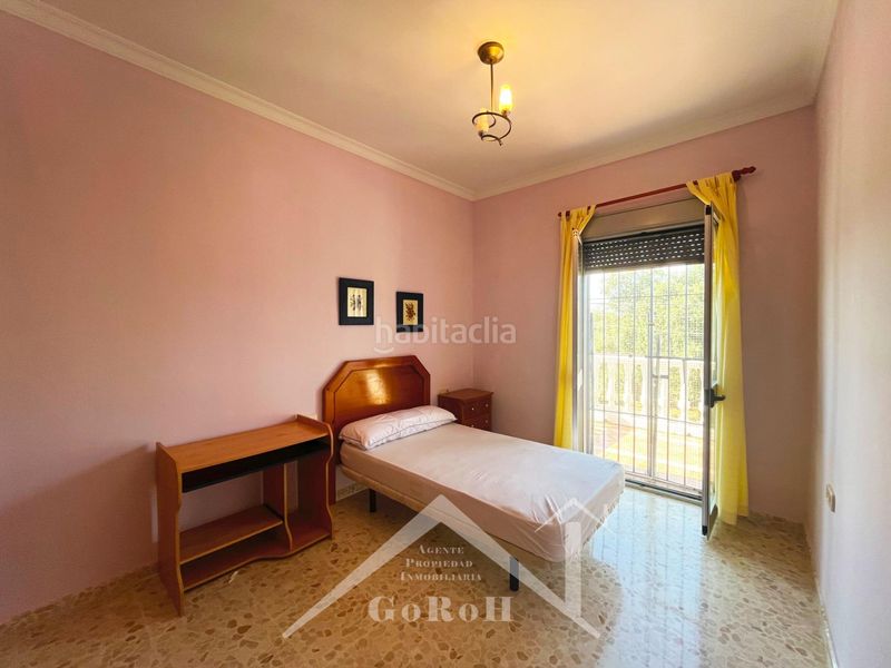 Foto f9e75e8d-ff39-451f-84dd-6cb268568063. Casa amb aparcament a Castilblanco de los Arroyos