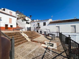 Casa adosada  Plaza santiago. Una excelente oportunidad para crear la casa de tus sueños en co