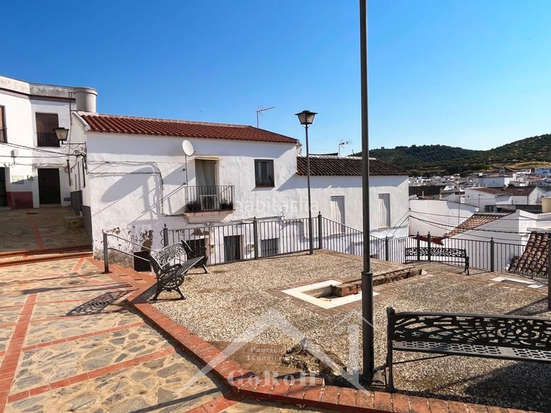 Foto 368037bd-9979-4728-8be5-0a6195fdcb0c. Casa adossada a Constantina