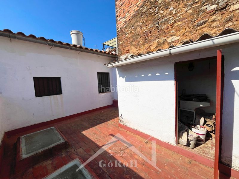 Foto 90d0b993-fdf9-4582-9d55-d1ec74afc3c4. Casa adossada a Constantina