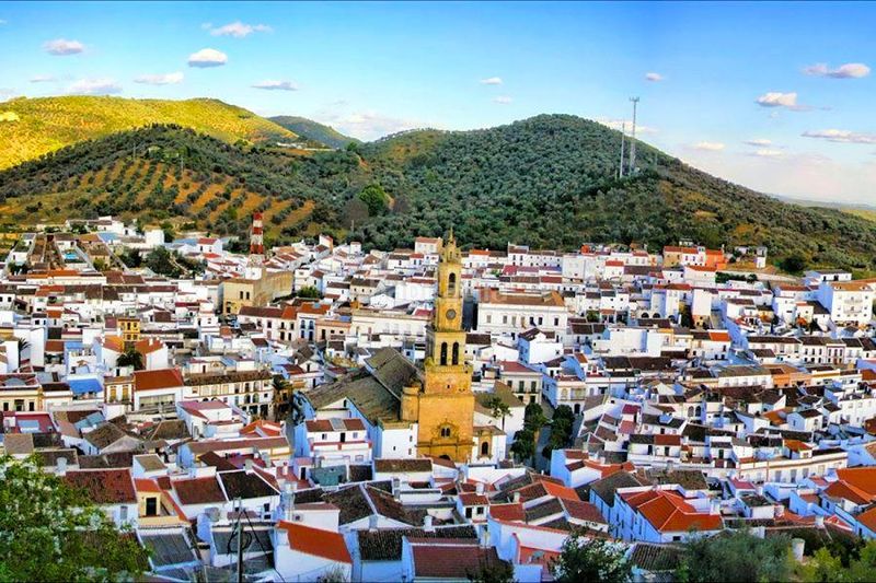 Foto d09713ea-4007-42a2-9276-486585906276. Casa adossada a Constantina