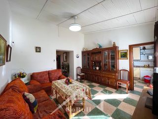 Casa adossada a Almadén de la Plata. Casa  adosada en un entorno natural privilegiado