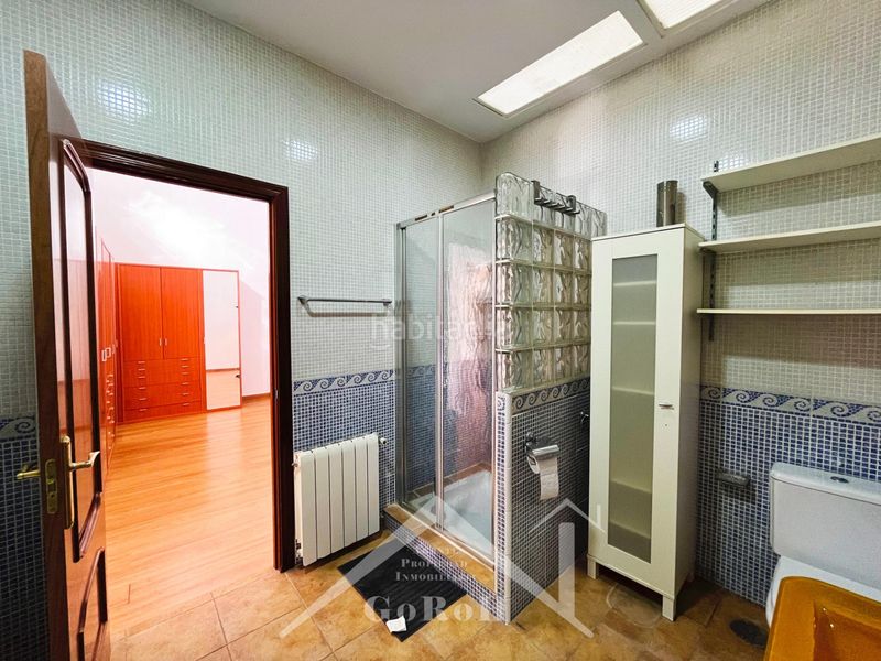 Foto bbeab8cd-9338-47e0-86d0-60564a7b8534. Casa a schiera con riscaldamento parcheggio in Almadén de la Plata