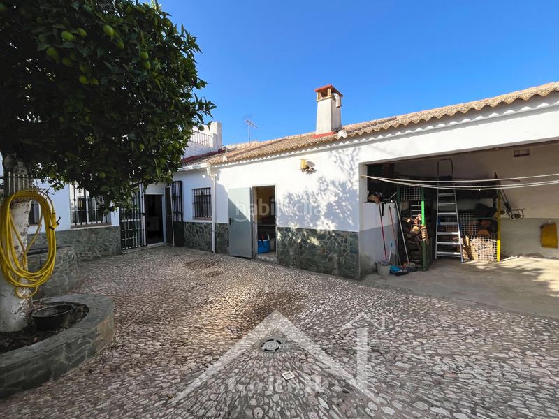 Foto d0b4dc1e-aee1-49fd-b9fc-dba0a0647c59. Casa a schiera con riscaldamento parcheggio in Almadén de la Plata