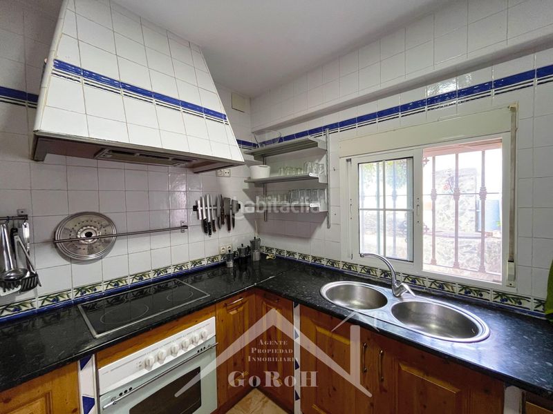 Foto d0c1eb8c-f41a-4a18-a9e8-970f85b5ad2e. Casa a schiera con riscaldamento parcheggio in Almadén de la Plata
