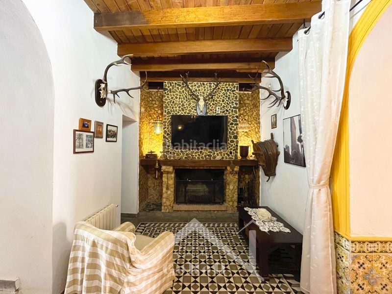 Foto ebe1bc10-cd62-4d4e-8155-d5ac0eb35388. Casa a schiera con riscaldamento parcheggio in Almadén de la Plata
