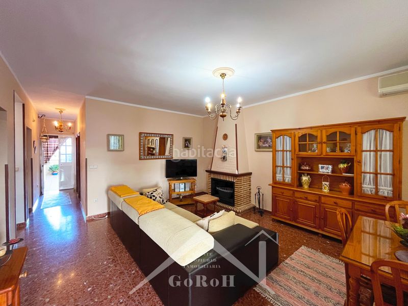 Foto 0ea912a8-656d-4c32-9976-60fd904ab8f5. Casa adossada amb aparcament a Castilblanco de los Arroyos