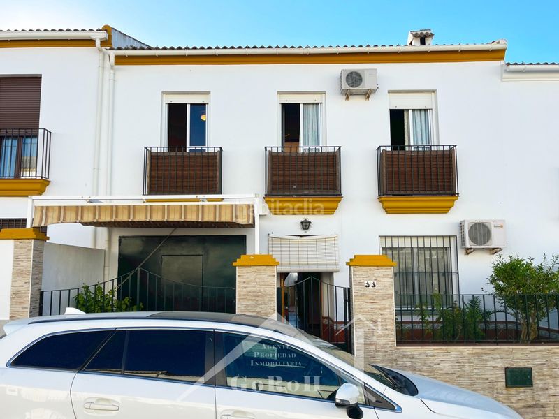 Foto 2176118a-4782-4cda-9b20-583b28e26ac3. Casa adossada amb aparcament a Castilblanco de los Arroyos