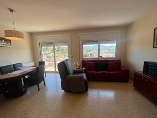 Apartament  Carrer turó del campament. Pis sense ascensor i vistes