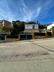 Casa aparellada  Avinguda del pla de rosell. Impresionante vivienda unifamiliar aislada en la urbanización se